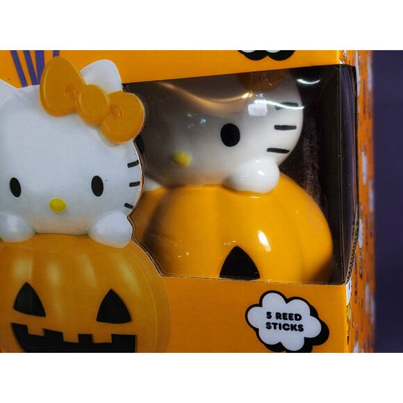 Hello Kitty Halloween Pumpkin Reed Diffuser - Cinnamon Scent - - Picture 2 of 6